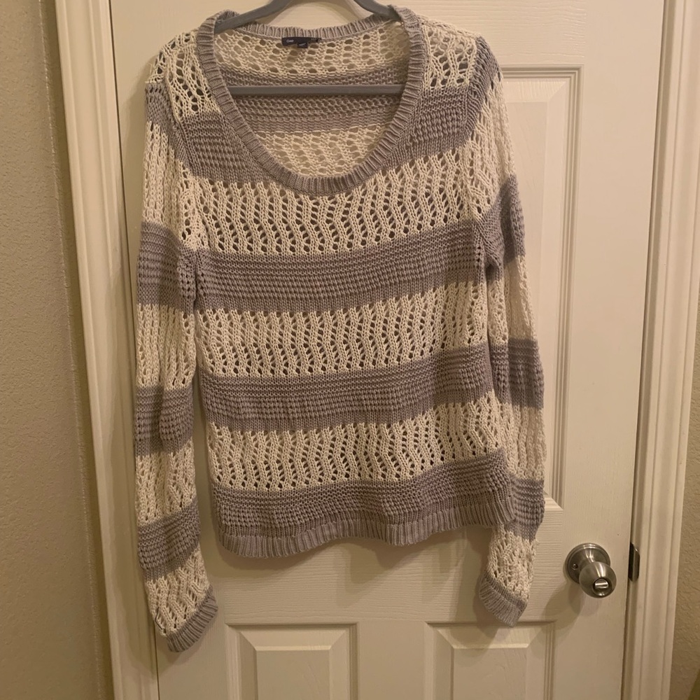 Women’s GAP Gray & White Horizontal Stripe Scoop Neck Loose Knit Sweater | L